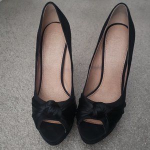 Colin Stuart Black Heels 6.5